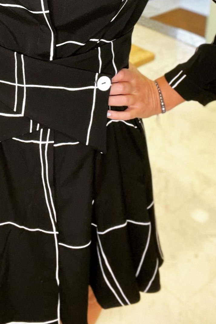GRAMMIC PRINT BLACK & WHITE