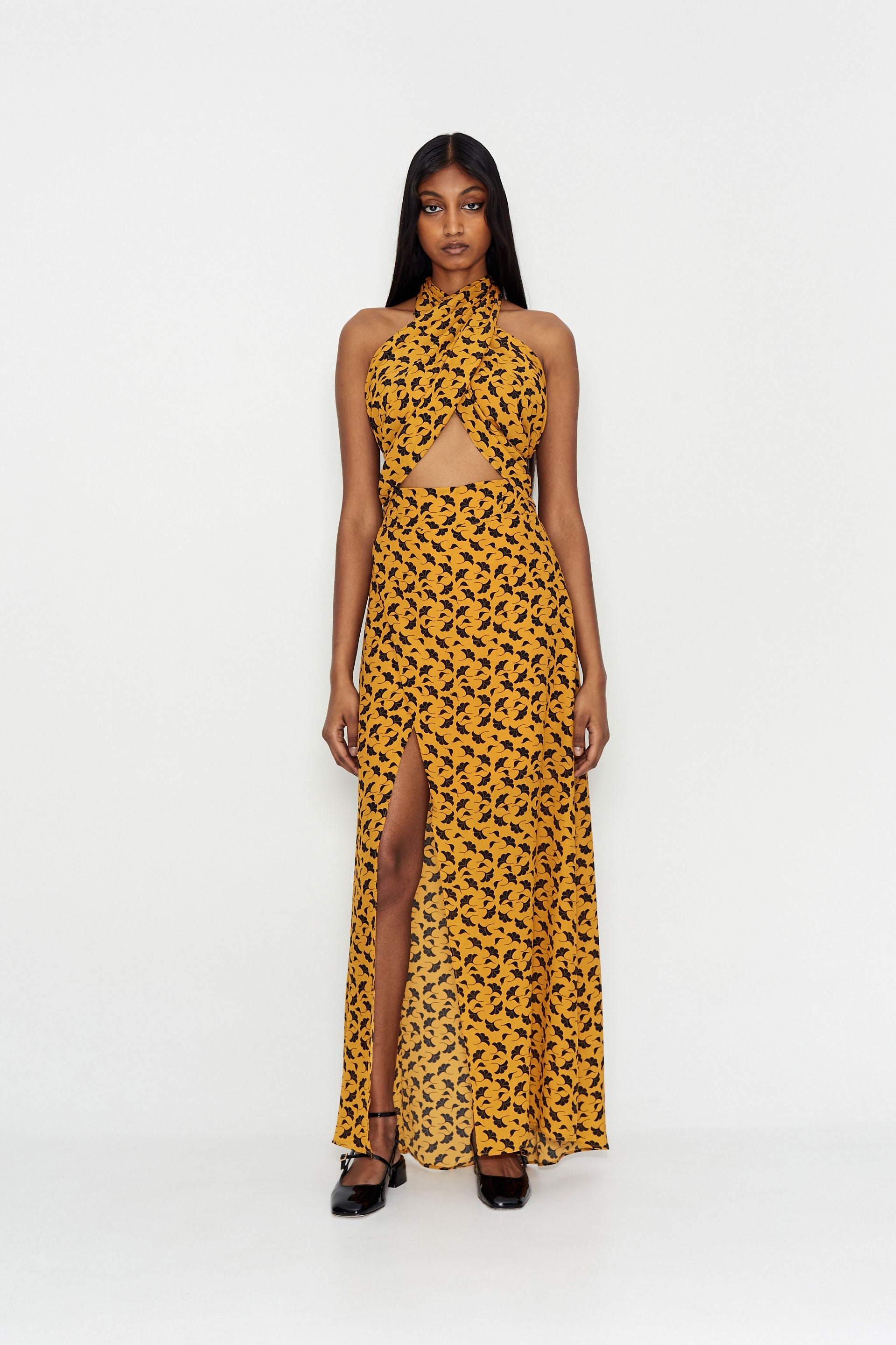 MUSTARD & BLACK