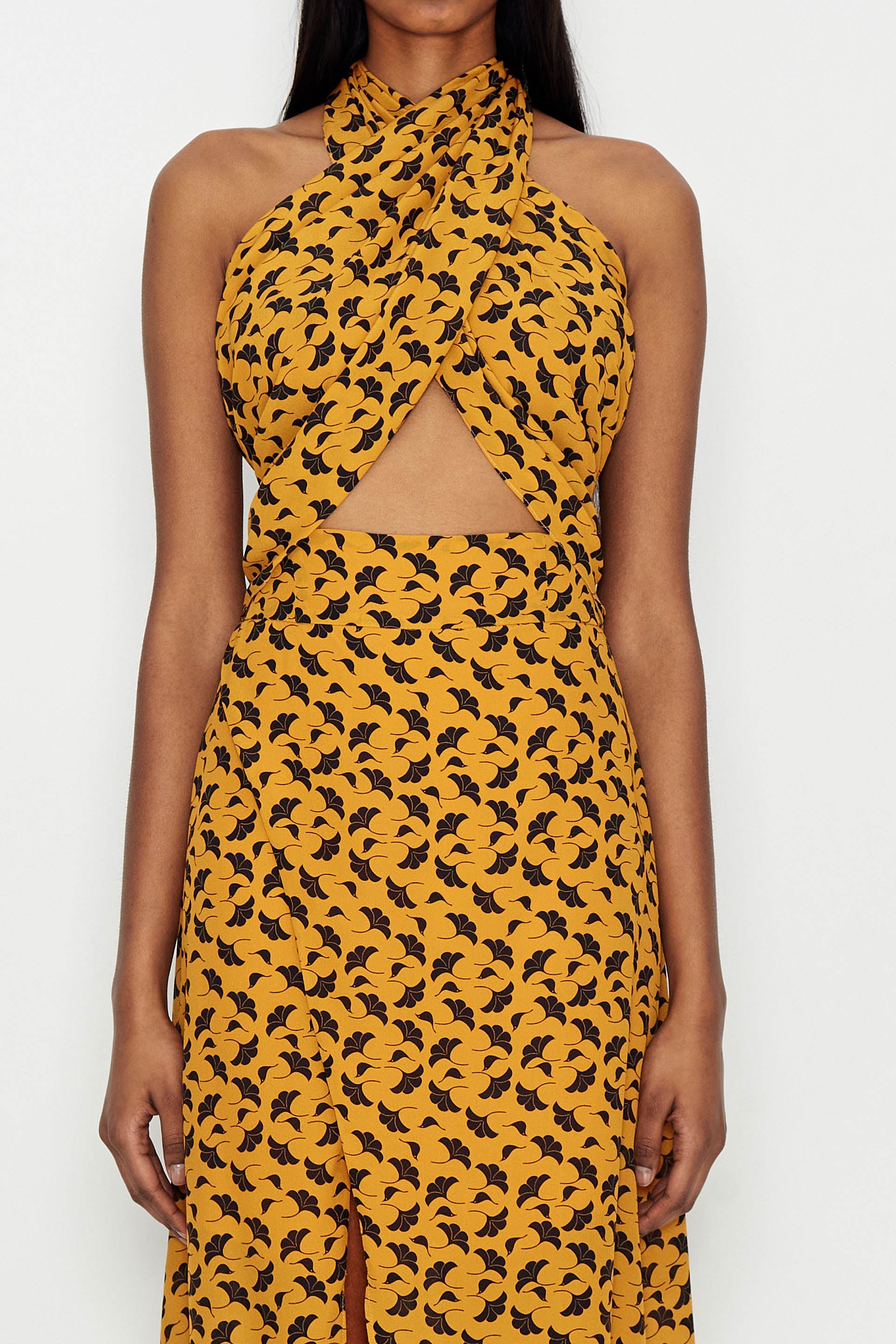 MUSTARD & BLACK