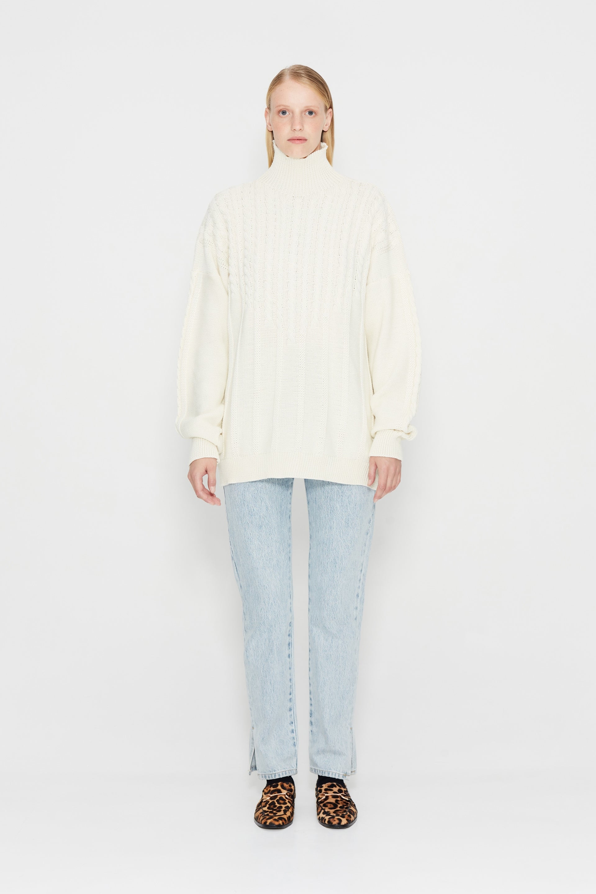OFF WHITE