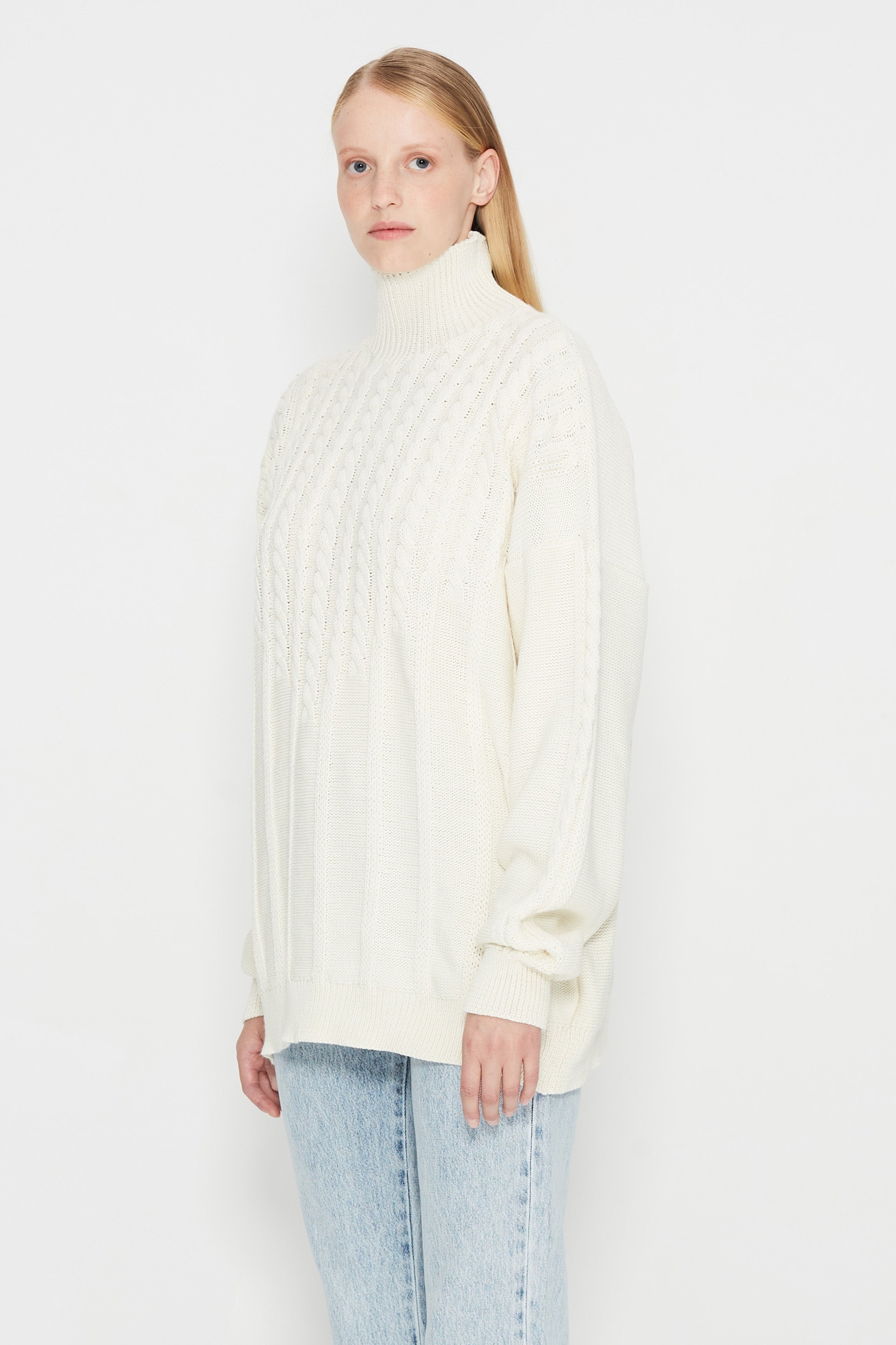 OFF WHITE