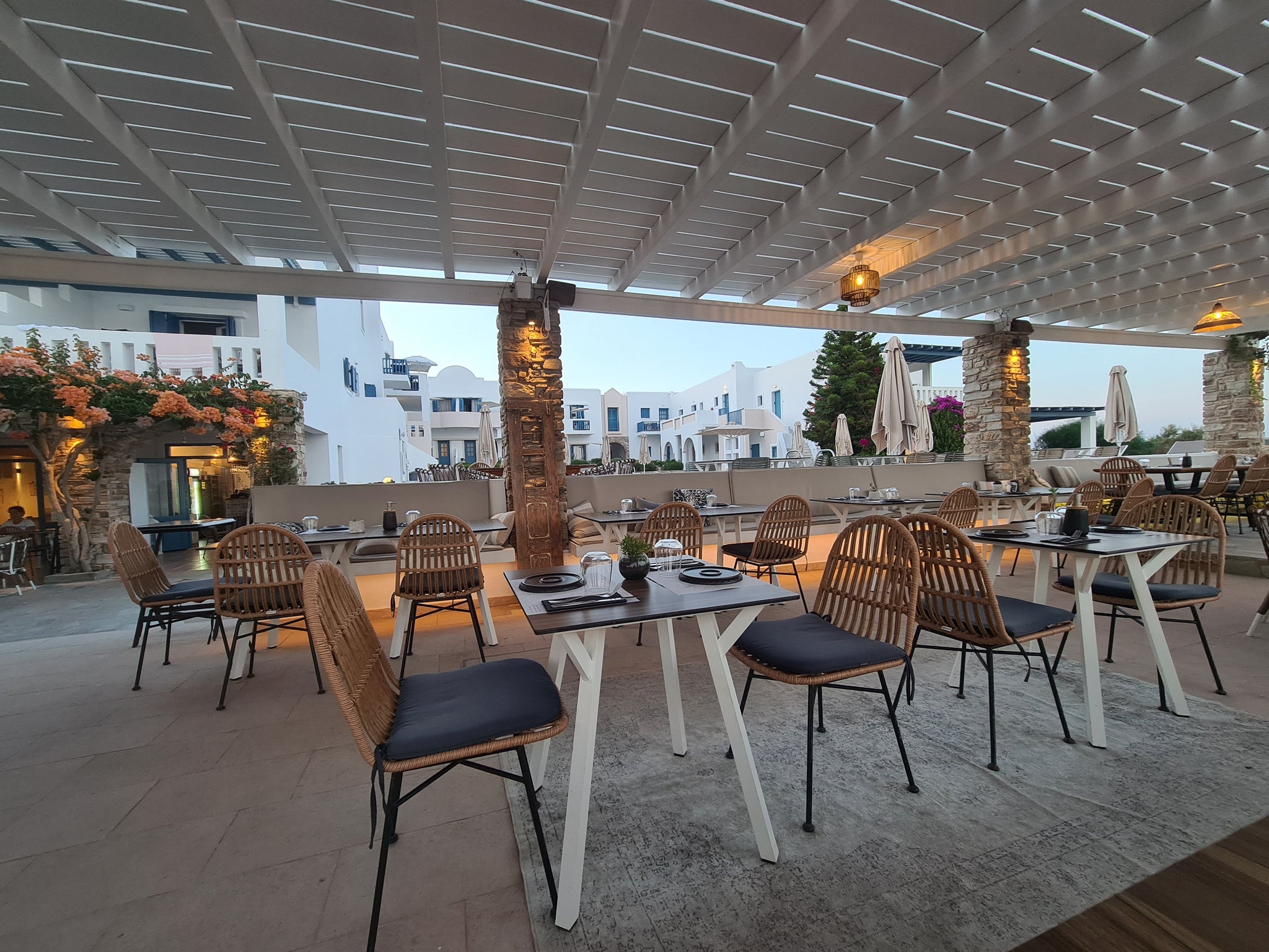 Samano Antiparos: Exquisite Dining with Breathtaking Views